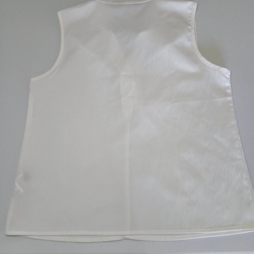 SHEIN Womens White Textured Sleeveless V-Neck Pleated Shoulder Blouse Size M - Picture 6 of 6